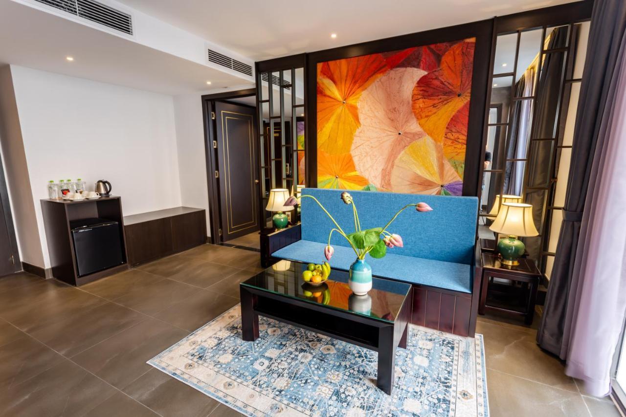 Hotel White Lotus Hue