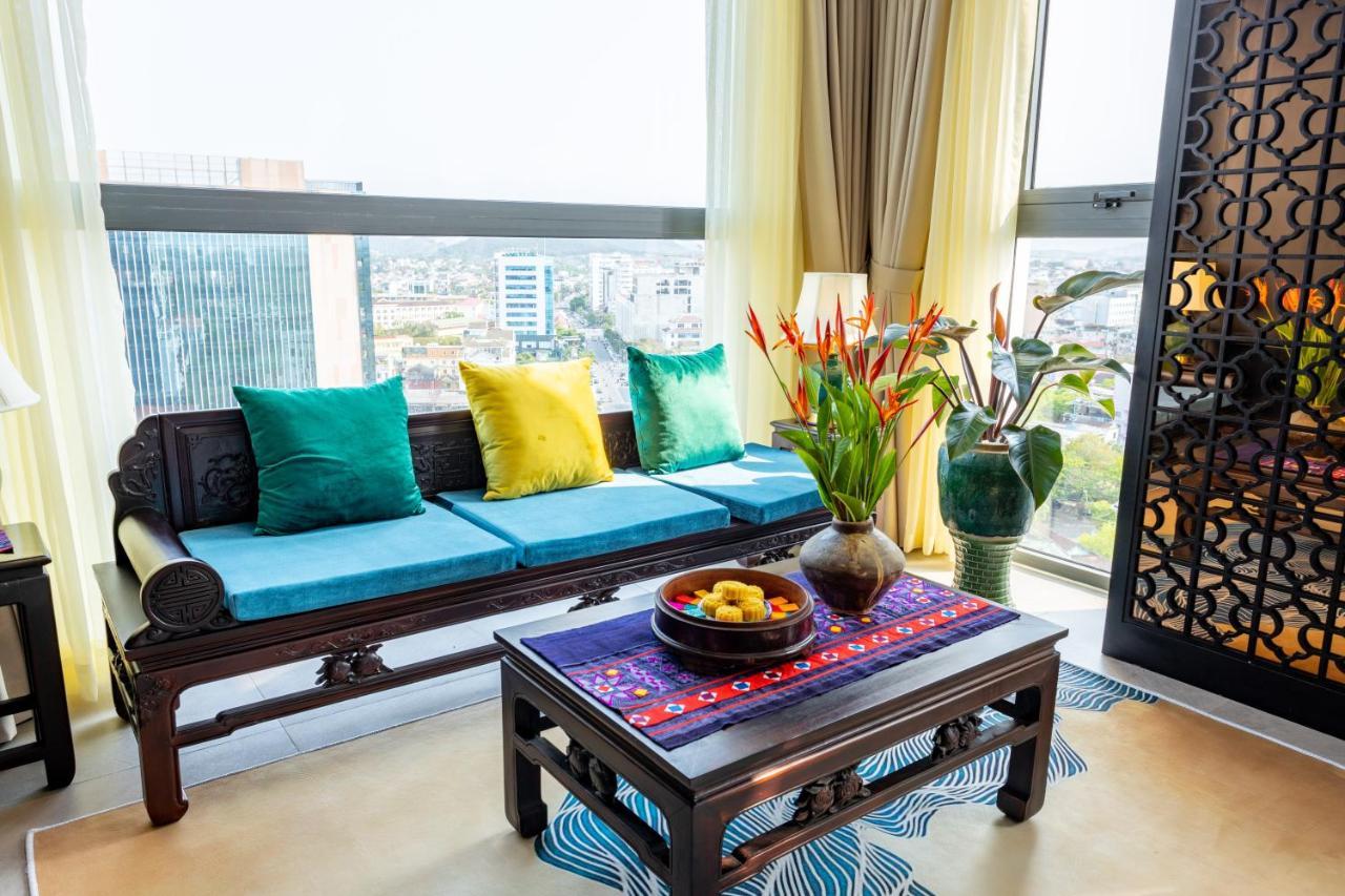 Hotel White Lotus